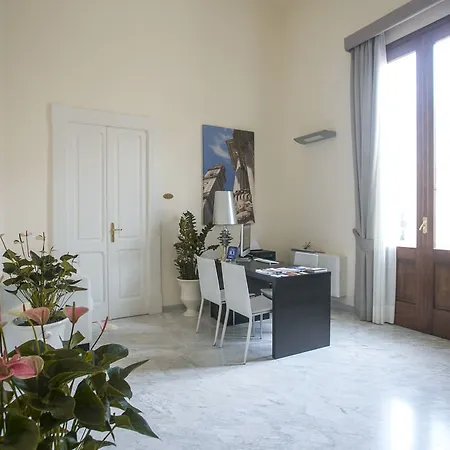 Apollo فندق مبيت وإفطار 4*