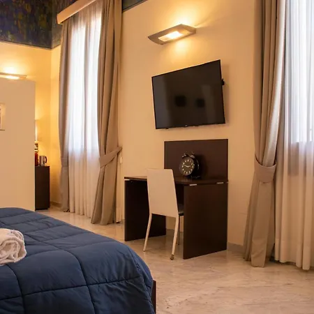 阿波罗套房酒店