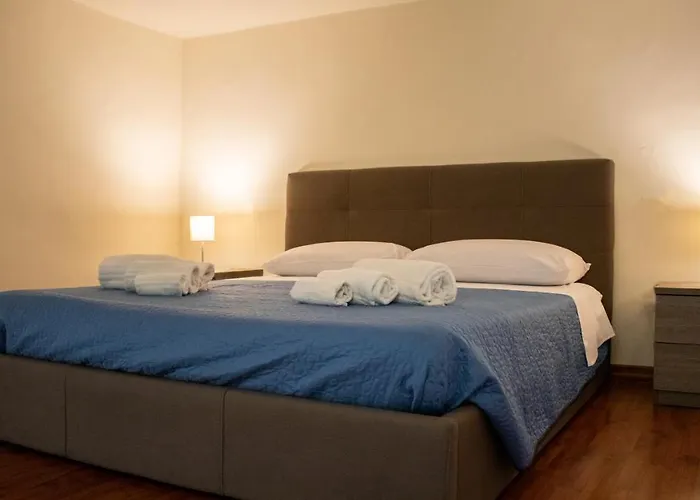 阿波罗套房酒店 4*