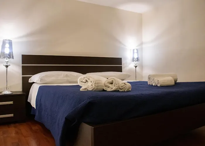 阿波罗套房酒店 莱切