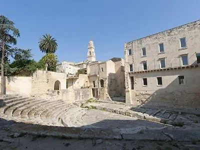 阿波罗套房酒店 4*