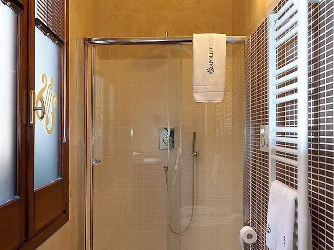 阿波罗套房酒店 莱切